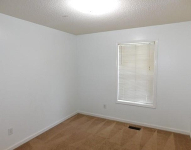 4910 Baker Ridge Place - Photo Thumbnail 10
