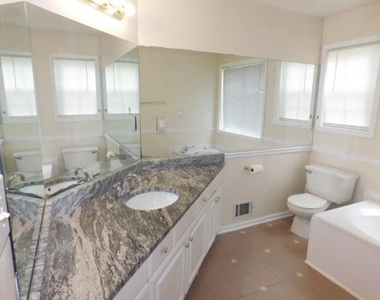 4910 Baker Ridge Place - Photo Thumbnail 14