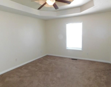 4910 Baker Ridge Place - Photo Thumbnail 13