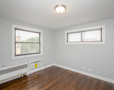 6805 N Ridge Boulevard - Photo Thumbnail 10