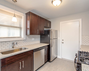 6805 N Ridge Boulevard - Photo Thumbnail 7