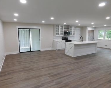 2980 Prince Howard Drive - Photo Thumbnail 6