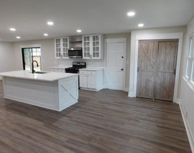 2980 Prince Howard Drive - Photo Thumbnail 4