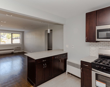 6803 N Ridge Boulevard - Photo Thumbnail 5