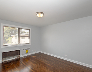 6803 N Ridge Boulevard - Photo Thumbnail 5