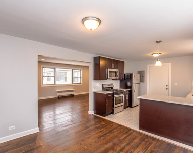 6801 N Ridge Boulevard - Photo Thumbnail 5