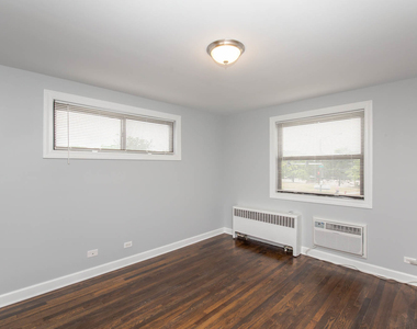 6801 N Ridge Boulevard - Photo Thumbnail 11