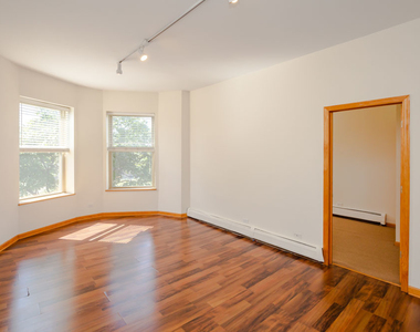 6219 S Kenwood Avenue - Photo Thumbnail 1