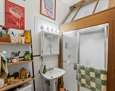 2507 N Sawyer Avenue - Photo Thumbnail 9