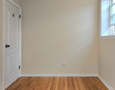 504 W 32nd Street - Photo Thumbnail 12