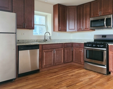 504 W 32nd Street - Photo Thumbnail 2