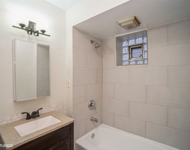 504 W 32nd Street - Photo Thumbnail 3