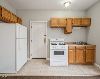 435 E Oakwood Boulevard - Photo Thumbnail 1