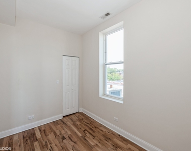 4012 W Armitage Avenue - Photo Thumbnail 4
