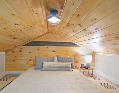 165 Corbin Hill Road - Photo Thumbnail 7