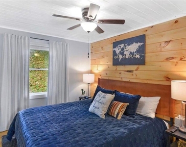 165 Corbin Hill Road - Photo Thumbnail 10