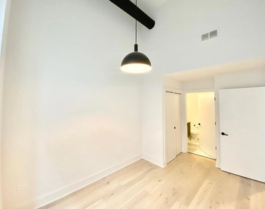 3228 W Palmer Street - Photo Thumbnail 3