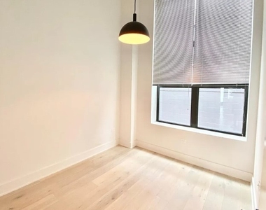 3228 W Palmer Street - Photo Thumbnail 7