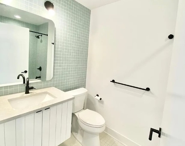 3228 W Palmer Street - Photo Thumbnail 5