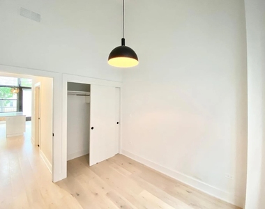 3228 W Palmer Street - Photo Thumbnail 2