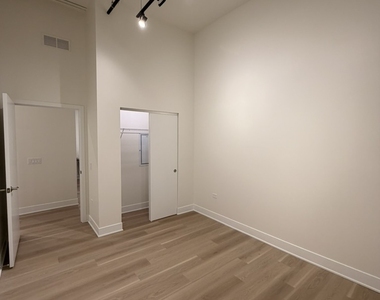 3801 W 26th Street - Photo Thumbnail 11