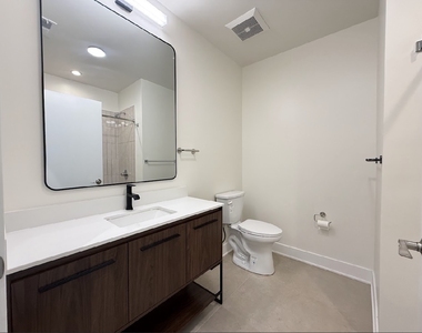 3801 W 26th Street - Photo Thumbnail 8