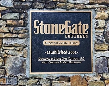 1581 Stone Gate Lane Se - Photo Thumbnail 2