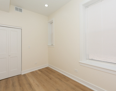 2036 N Hoyne Avenue - Photo Thumbnail 16