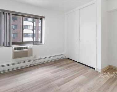 7337 S South Shore Drive - Photo Thumbnail 14