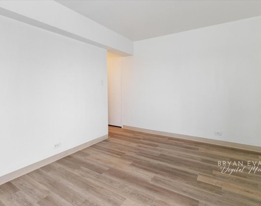 7337 S South Shore Drive - Photo Thumbnail 9