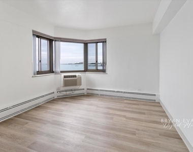 7337 S South Shore Drive - Photo Thumbnail 15