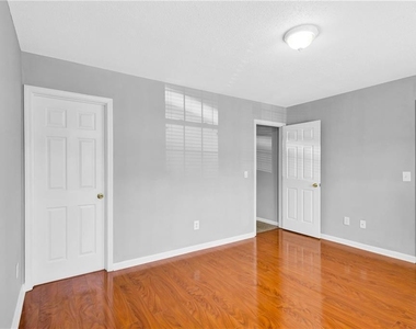 141 Madison Place - Photo Thumbnail 14