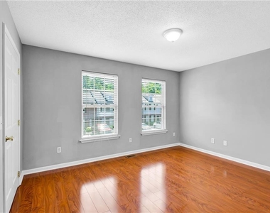 141 Madison Place - Photo Thumbnail 13