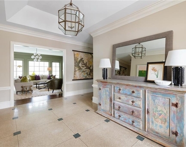 1811 Lenox Road Ne - Photo Thumbnail 8