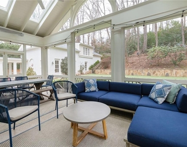 1811 Lenox Road Ne - Photo Thumbnail 3