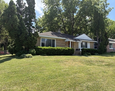 649 E Rockland Road - Photo Thumbnail 1