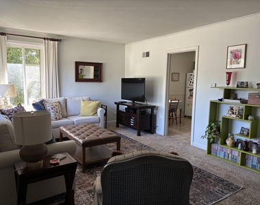 649 E Rockland Road - Photo Thumbnail 4