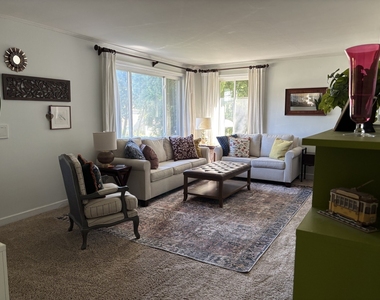 649 E Rockland Road - Photo Thumbnail 5