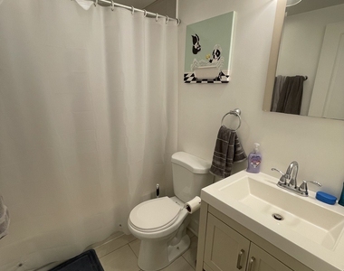 3502 N Sheffield Avenue - Photo Thumbnail 7