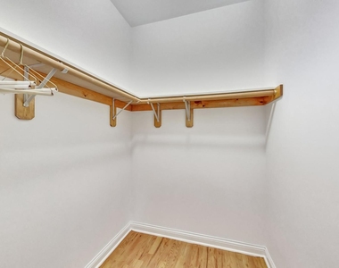 917 W Sunnyside Avenue - Photo Thumbnail 15
