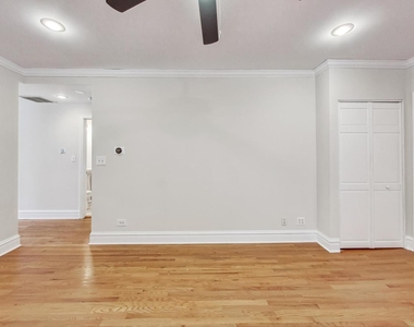 917 W Sunnyside Avenue - Photo Thumbnail 2