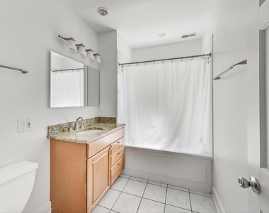 917 W Sunnyside Avenue - Photo Thumbnail 10