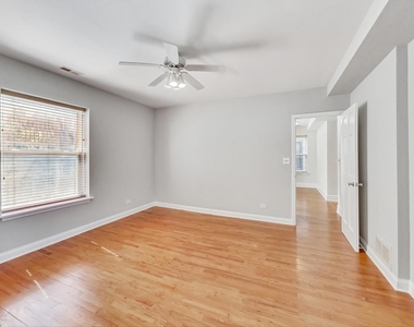 917 W Sunnyside Avenue - Photo Thumbnail 9