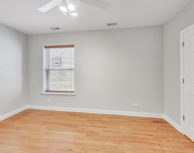 917 W Sunnyside Avenue - Photo Thumbnail 13