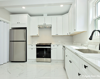 62 Pine Street - Photo Thumbnail 14