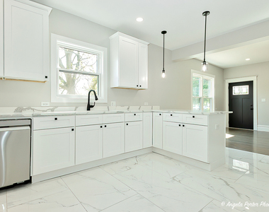 62 Pine Street - Photo Thumbnail 12