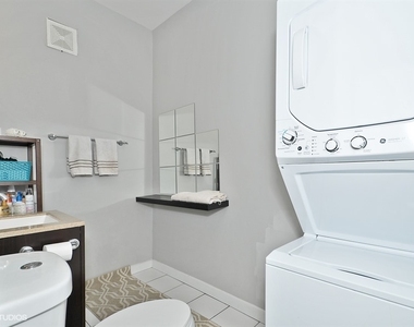 1701 N Maplewood Avenue - Photo Thumbnail 8