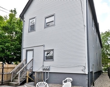 1701 N Maplewood Avenue - Photo Thumbnail 10