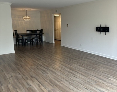 110 S Dunton Avenue - Photo Thumbnail 3