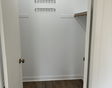 110 S Dunton Avenue - Photo Thumbnail 13